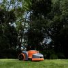 Segway Navimow H210E Trådløs Robotplæneklipper - inkl. garage